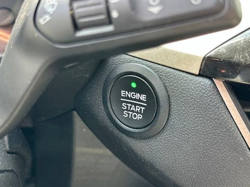Used 2022 Ford Escape SE w/ Convenience Package FWD image 32