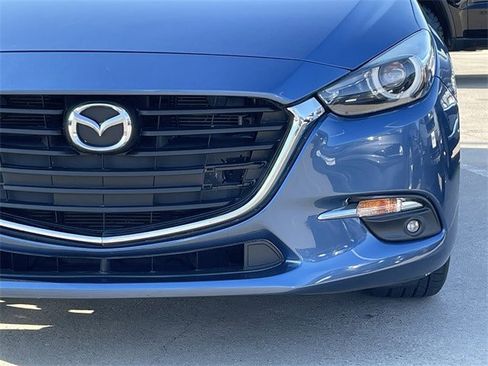 Used 2018 MAZDA MAZDA3 Grand Touring image 8