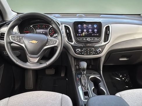 Used 2023 Chevrolet Equinox LT FWD image 10