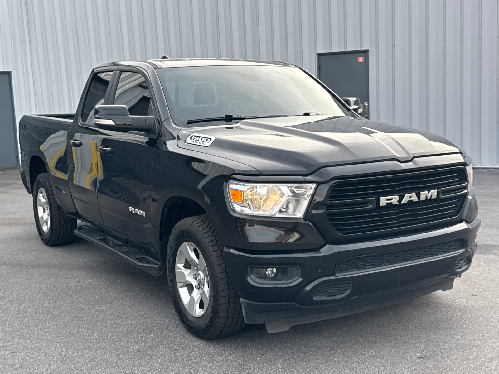 Used 2020 RAM 1500 Big Horn AWD/4WD image 3