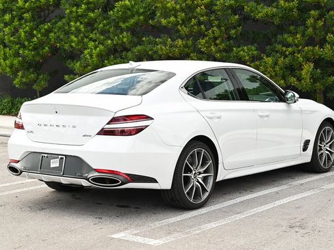 Used 2025 Genesis G70 2.5T image 4