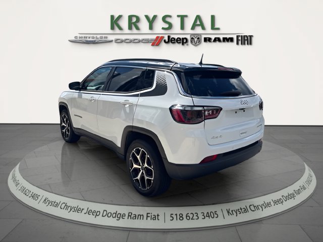 Certified 2025 Jeep Compass Limited w/ Mopar Graphics Package AWD/4WD image 4