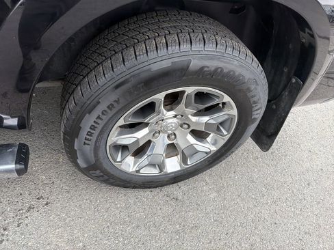 Used 2017 RAM 1500 Limited image 12