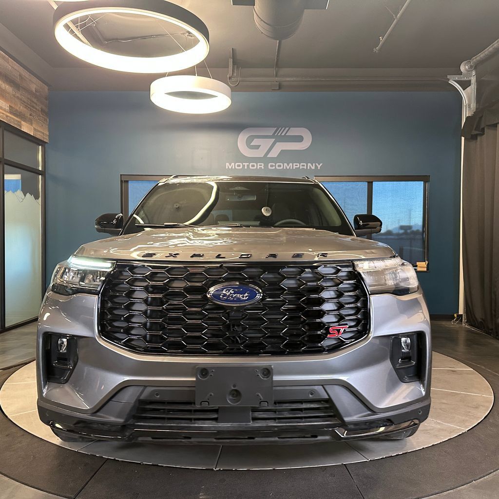 Used 2025 Ford Explorer ST w/ Sun And Sound Package AWD/4WD image 8