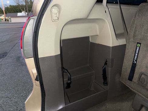 Used 2014 Toyota Sienna XLE image 41