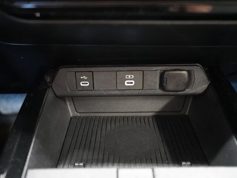 Used 2023 Toyota Prius LE AWD/4WD image 35