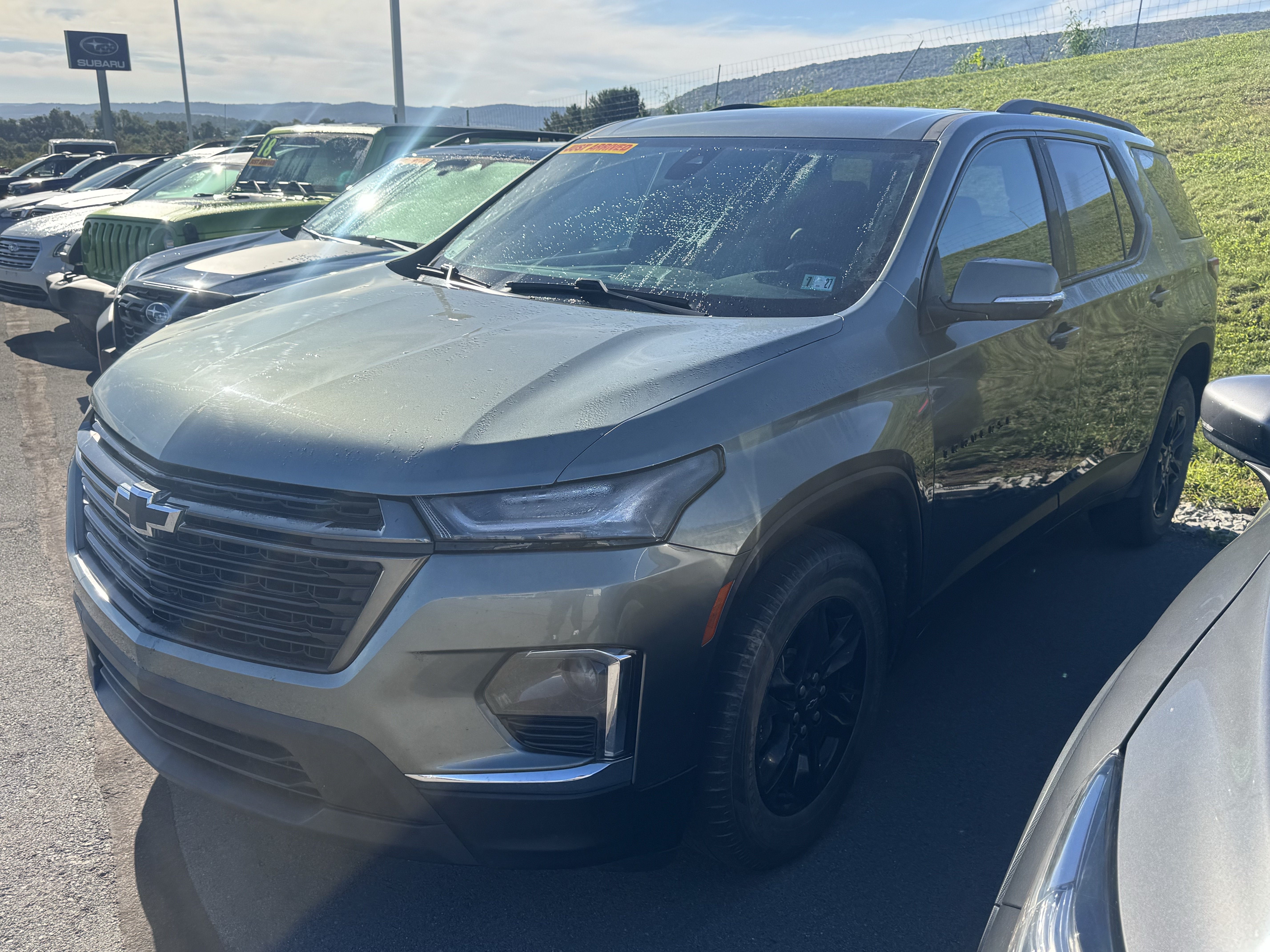 Used 2022 Chevrolet Traverse LT w/ Midnight/Sport Edition AWD/4WD image 3
