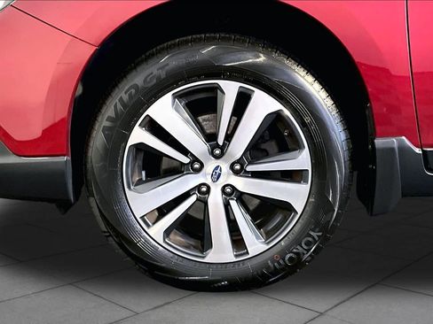 Used 2019 Subaru Outback 3.6R Limited AWD/4WD image 11