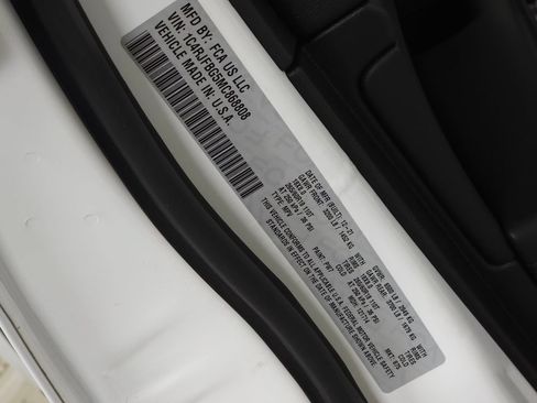 Used 2021 Jeep Grand Cherokee Limited w/ Premium Lighting Group AWD/4WD image 32