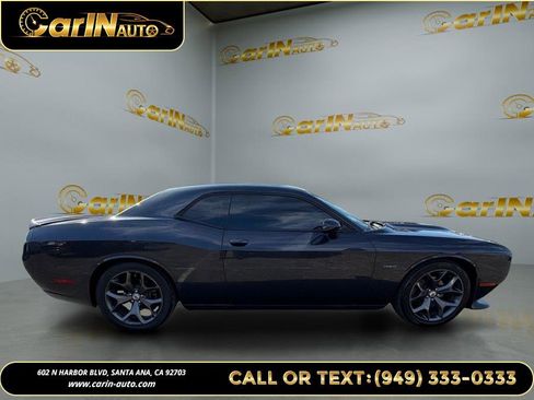 Used 2019 Dodge Challenger R/T image 4