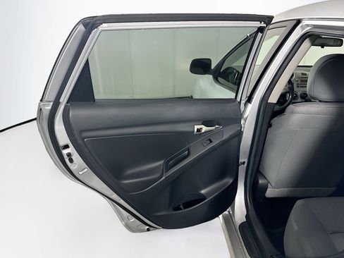 Used 2011 Toyota Matrix image 23