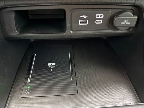 Used 2025 Honda Pilot Touring image 19