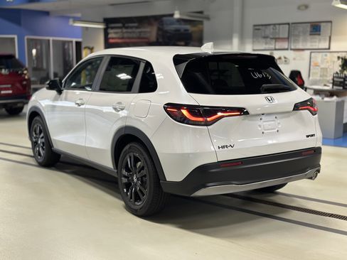 New 2026 Honda HR-V Sport image 7