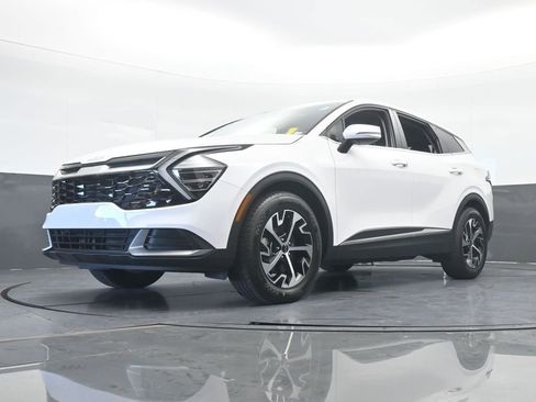 Used 2025 Kia Sportage EX image 58