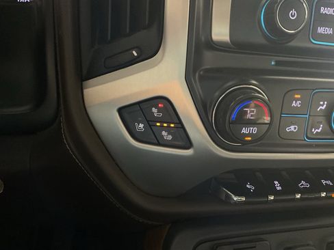 Used 2018 GMC Sierra 1500 SLT AWD/4WD image 4
