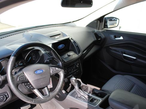 Used 2017 Ford Escape SE w/ Equipment Group 201A image 8