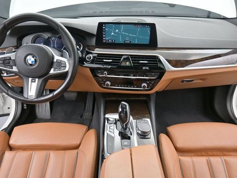Used 2018 BMW 530i xDrive AWD/4WD image 12
