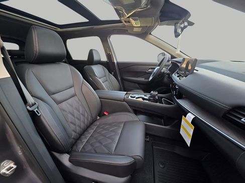 New 2026 Nissan Rogue Platinum w/ Platinum Premium Package image 14