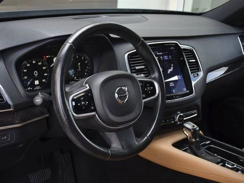 Used 2018 Volvo XC90 T5 Momentum w/ Convenience Package FWD image 16