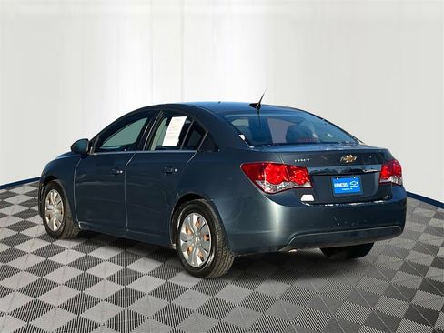 Used 2012 Chevrolet Cruze LS w/ Connectivity Package image 4