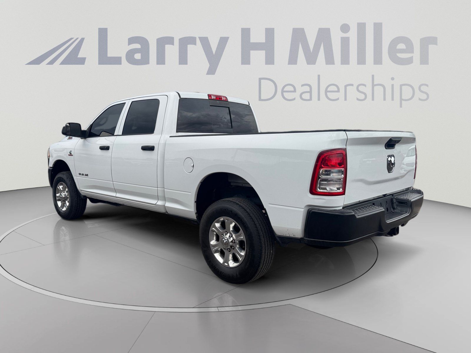 Used 2021 RAM 2500 Tradesman AWD/4WD image 3