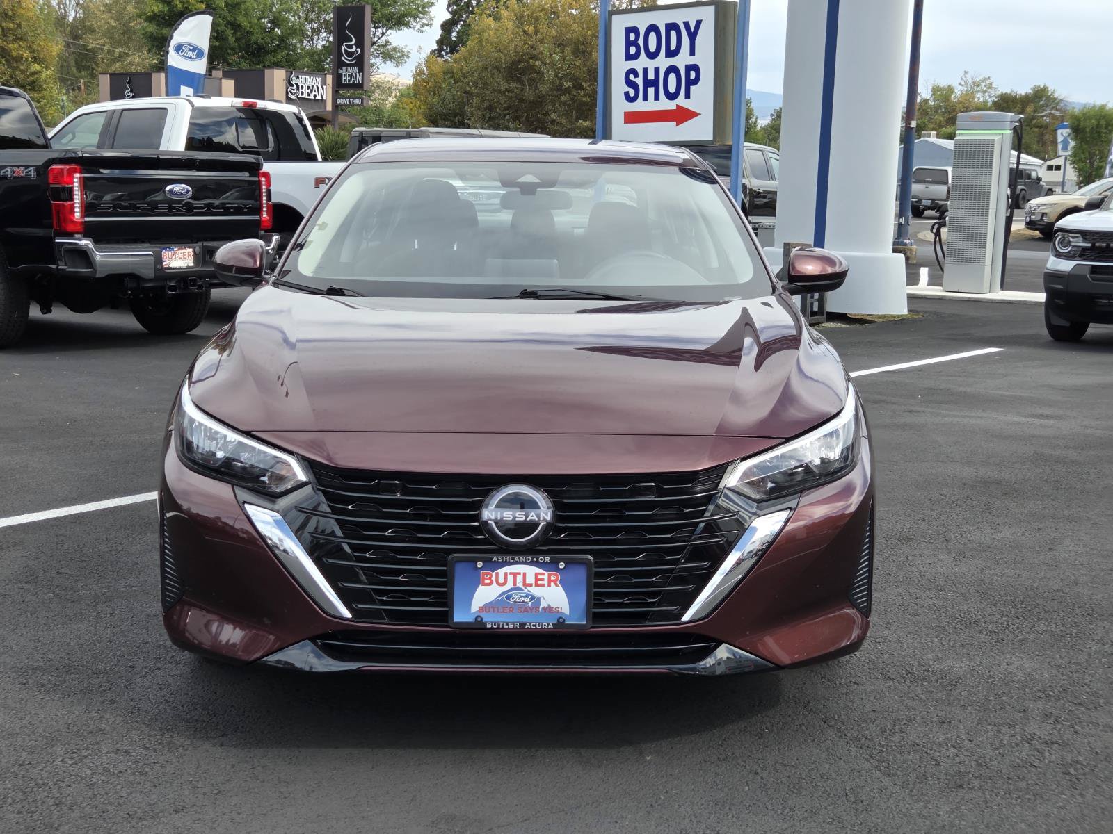 Used 2025 Nissan Sentra SV FWD image 2