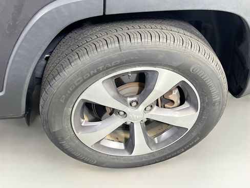 Used 2022 Jeep Cherokee Limited image 29