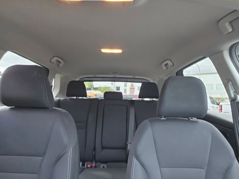Used 2024 Nissan Rogue S FWD image 25
