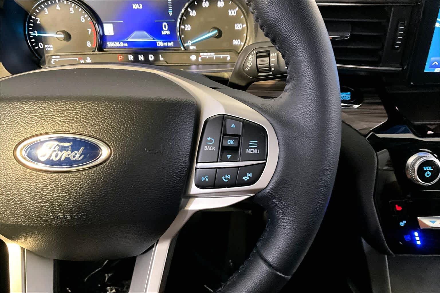Used 2022 Ford Explorer Limited w/ Equipment Group 301A AWD/4WD image 25