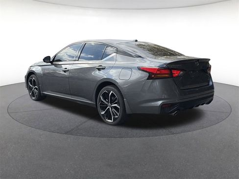 Certified 2025 Nissan Altima 2.5 SR image 3