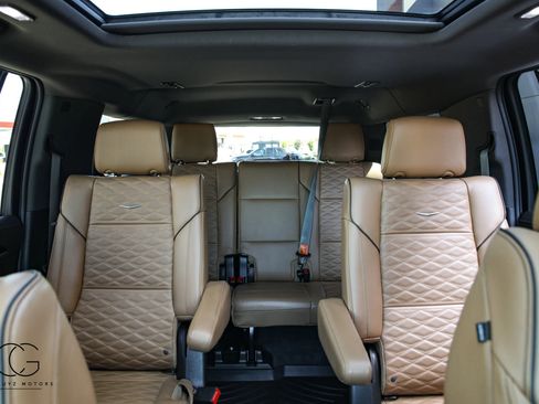 Used 2023 Cadillac Escalade ESV Sport w/ Touring Package AWD/4WD image 32