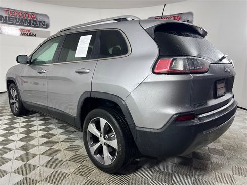 Used 2019 Jeep Cherokee Limited w/ Luxury Group image 6