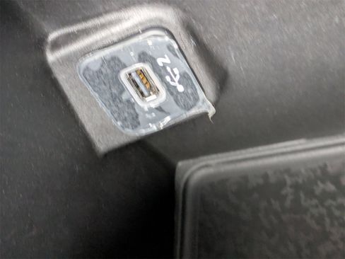 Used 2025 Jeep Wrangler Sport image 23