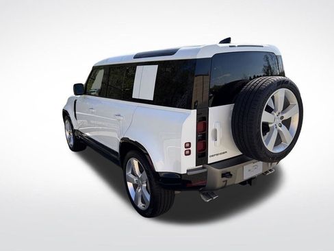 New 2025 Land Rover Defender 110 X-Dynamic SE AWD/4WD image 6
