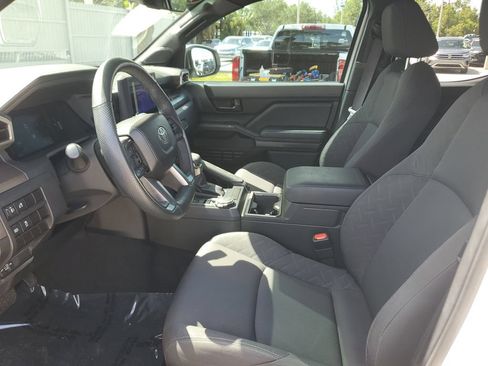 Used 2024 Toyota Tacoma SR5 AWD/4WD image 23