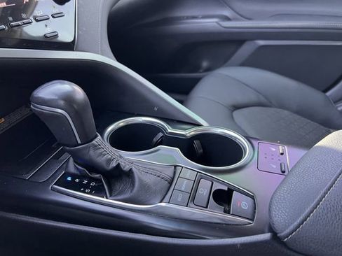 Used 2020 Toyota Camry XSE image 19