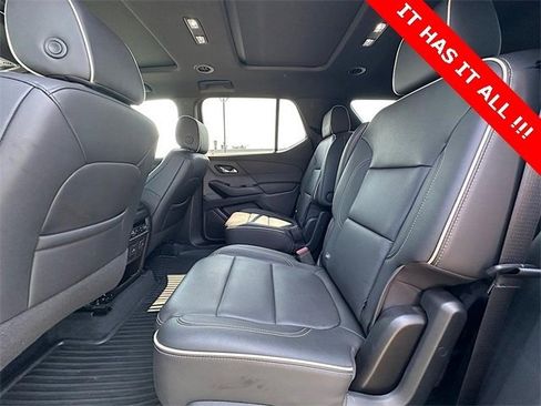 Used 2023 Chevrolet Traverse Premier image 17