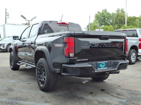 Certified 2024 Chevrolet Colorado Trail Boss w/ Technology Package AWD/4WD image 4