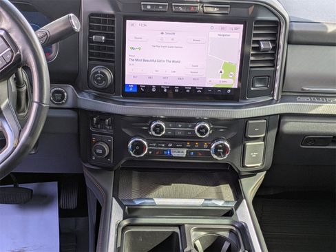 Used 2024 Ford F250 Platinum image 18