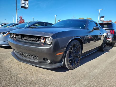 Used 2022 Dodge Challenger R/T image 21
