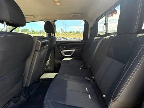 Used 2018 Nissan Titan SV AWD/4WD image 11