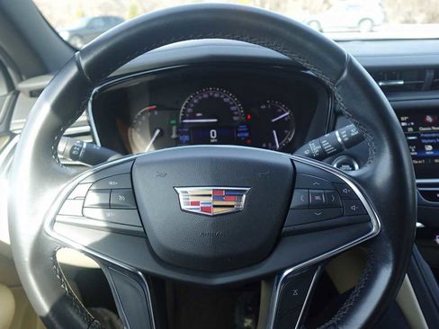 Used 2019 Cadillac XT5 FWD image 20