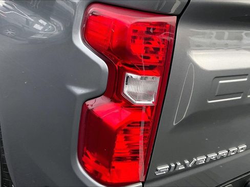 Used 2021 Chevrolet Silverado 1500 LT w/ Z71 Off-Road Package image 28