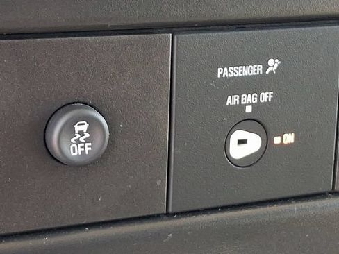 Used 2026 Chevrolet Express 3500 w/ Driver Convenience Package RWD image 17