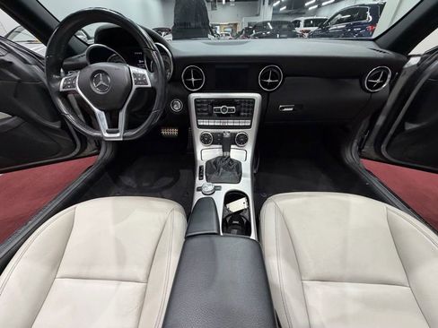 Used 2013 Mercedes-Benz SLK 250 image 22