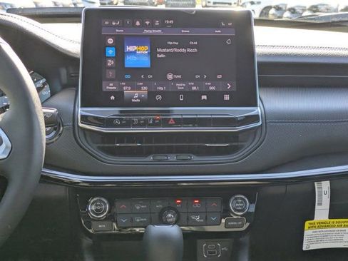 New 2026 Jeep Compass Latitude w/ Sun and Sound Group AWD/4WD image 16