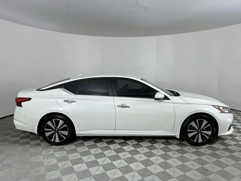 Used 2022 Nissan Altima 2.5 SV image 4