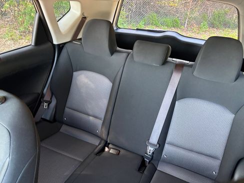 Used 2025 Kia Soul LX w/ LX Technology Package FWD image 38