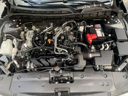 Used 2024 Nissan Altima 2.5 SR w/ SR Premium Package FWD image 25