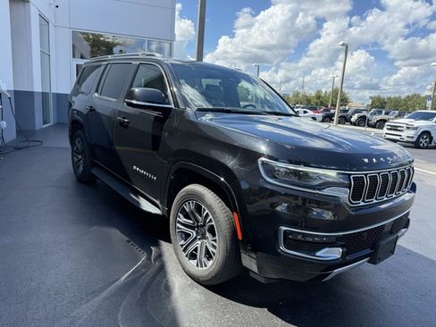 Used 2024 Jeep Wagoneer Series II w/ Flexible Seating Group image 3